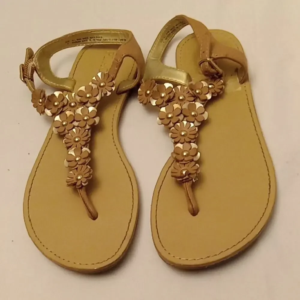 Place Girl's Size 4 Floral Embellished Tan Sandals. Summer, Fun, Casual
